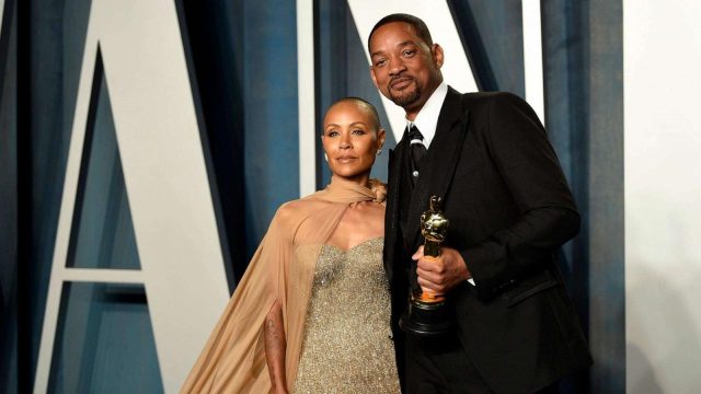 Will Smith surprises Jada Pinkett Smith onstage