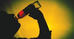 Dozen die after drinking mixed liquor Dozen die after drinking mixed liquor