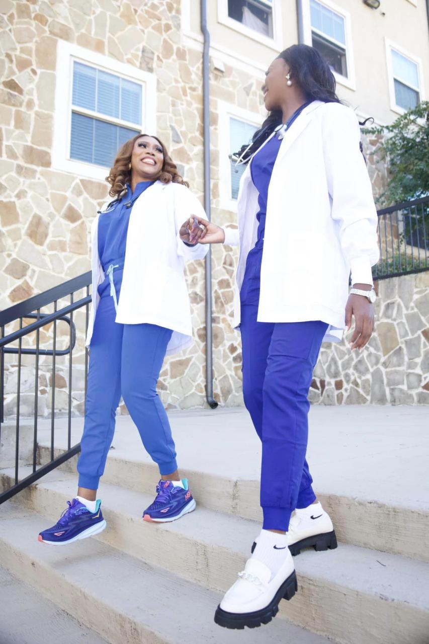  Nigerian mum and daughter GRADUATE from nursing school in America