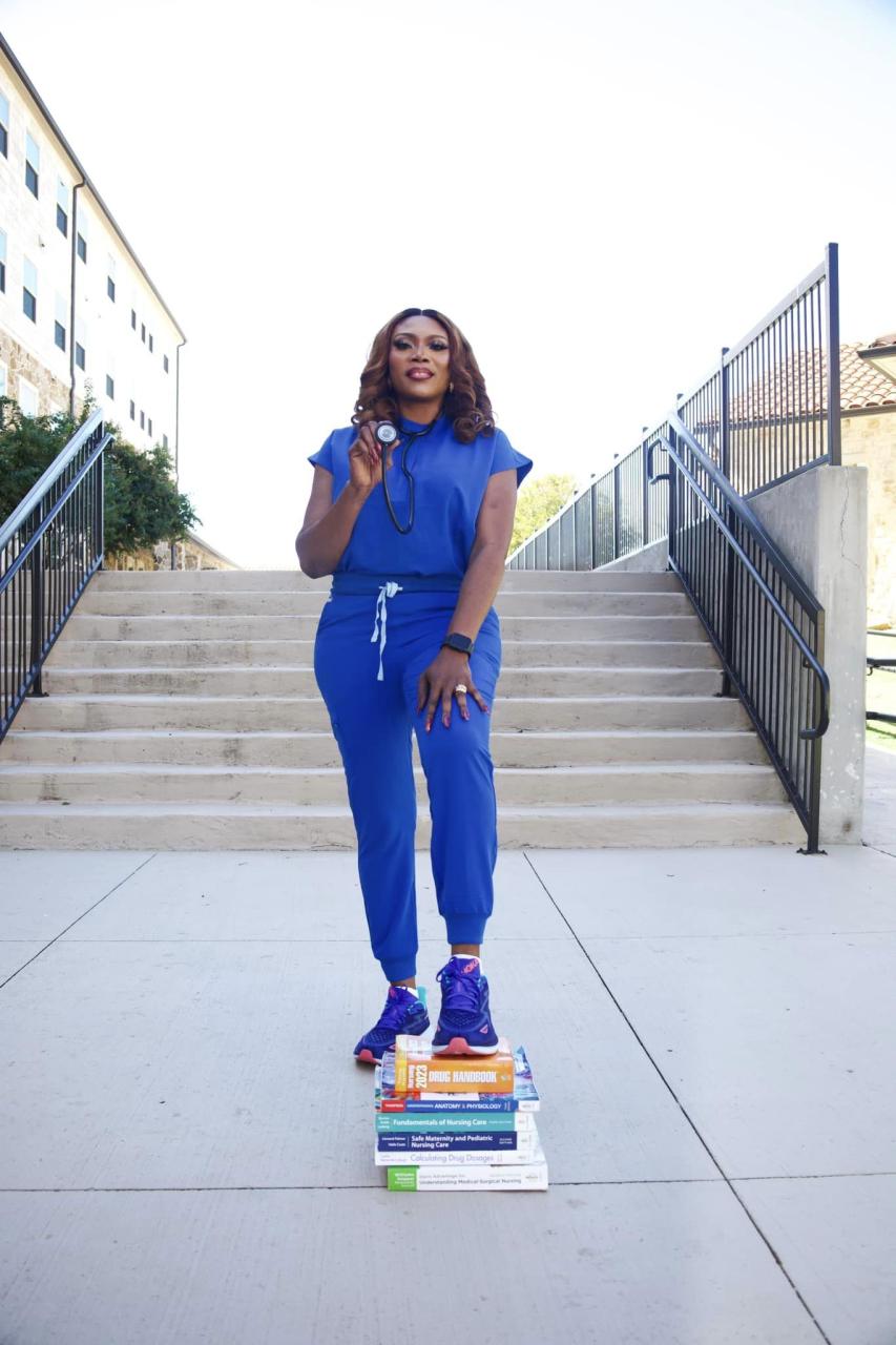  Nigerian mum and daughter GRADUATE from nursing school in America