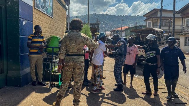 131840603_390835eb42a6a89029fb1b9cf0c979d50d8db021ladunliadisnews.com_ Sierra Leone attacks were a failed coup attempt - Police, Govt. officials say