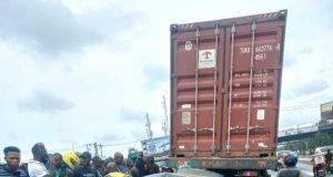 Six die as passenger bus rams into truck in Ogun Six die as passenger bus rams into truck in Ogun