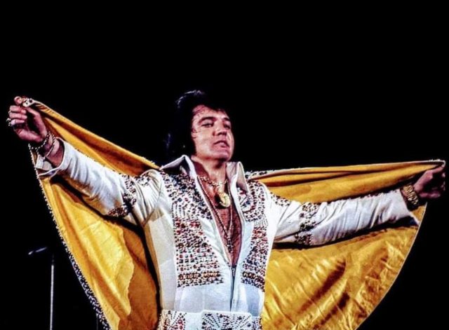 Elvis Presley’s iconic necklace goes on auction