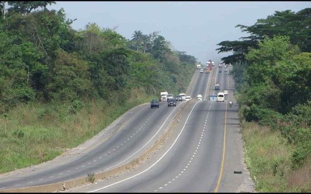 10 d!e in early morning crash at Lagos-Ibadan Expressway