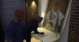Abdulrahman, Makinde visits Akeredolu’s family in Ibadan Abdulrahman, Makinde visits Akeredolu's family in Ibadan