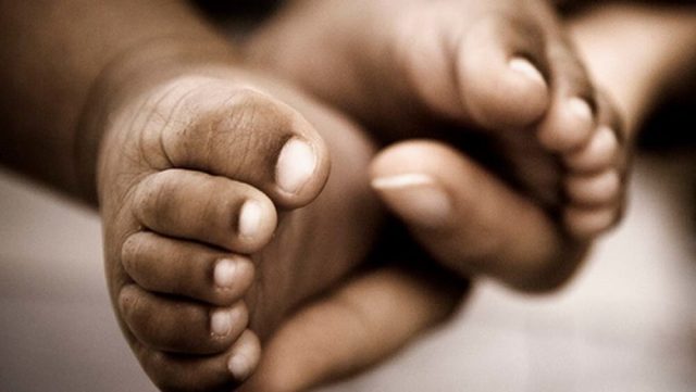 Couple who bought baby from Lagos are busted inside bus to Anambra Couple who bought baby from Lagos are busted