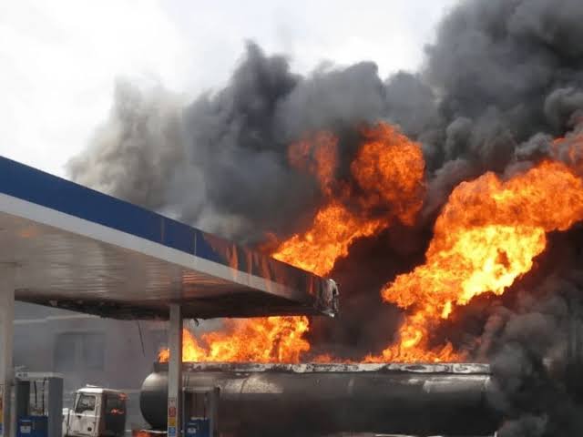 Four injured in Lagos filling station fire Four injured in Lagos filling station fire