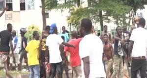 Hoodlums attack bus, cart away Christmas gifts for Mogajis in Ibadan Hoodlums attack bus, cart away Christmas gifts for Mogajis in Ibadan