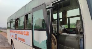 Suspected hoodlums attack Sunshine Stars team bus, k!ll one Suspected hoodlums attack Sunshine Stars team bus, k!ll one