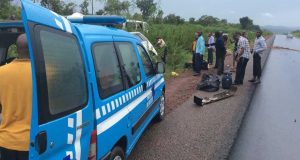 Two die in Lagos-Ibadan highway lone crash Two die in Lagos-Ibadan highway lone crash