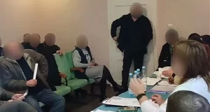 Ukrainian councillor throws grenades in a meeting, leaving 6 in grave condition Ukrainian councillor throws grenades in a meeting