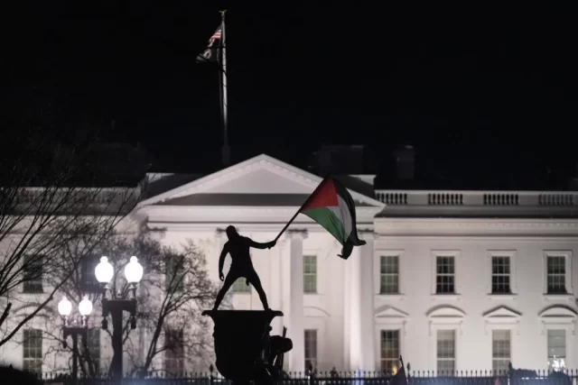 Emergency crews scramble to White House White House