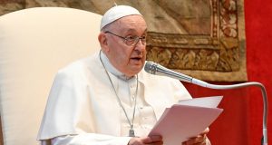 Pope Francis calls for global ban on surrogacy Pope Francis calls for global ban on surrogacy