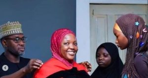 See moment UNILAG Best PhD Thesis Awardee’s husband and children dressed her up for the occasion UNILAG Best PhD Thesis Awardee