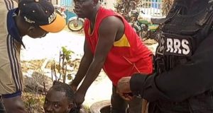 Photo: Man tries to commit su!cide by jumping in front of a car in Lagos Photo: Man tries to commit suicide by jumping in front of a car in Lagos