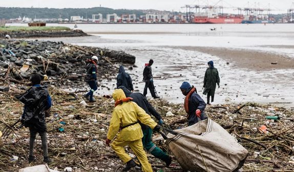 south africa flood Flood forces SA to close beaches