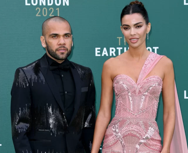 Dani Alves' ex-wife accidentally reveals a letter he wrote to her from prison begging for forgiveness Dani Alves' ex-wife accidentally reveals a letter he wrote to her from prison begging for forgiveness