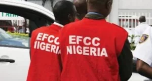 EFCC arrests 6 suspected currency racketeers in Lagos EFCC arrests 6 suspected currency racketeers in Lagos