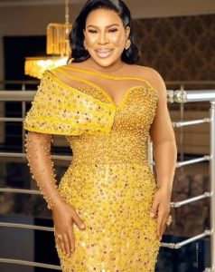 Fathia Williams DAZZLES in new photos 