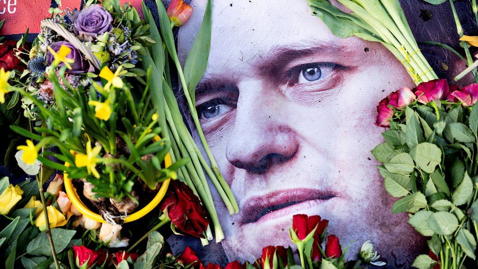Navalny's body to be held for two weeks