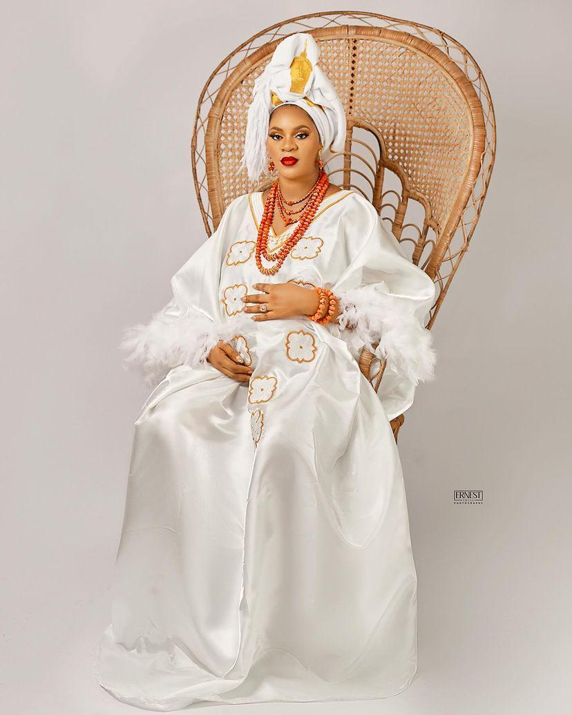 Olori Tobi Phillips shares maternity photos days after welcoming TWINS