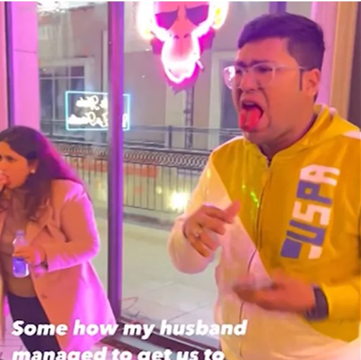 Restaurant guests vomit BLOOD after being served DRY ICE as mouth freshener Restaurant guests vomit BLOOD after being served DRY ICE as mouth freshener