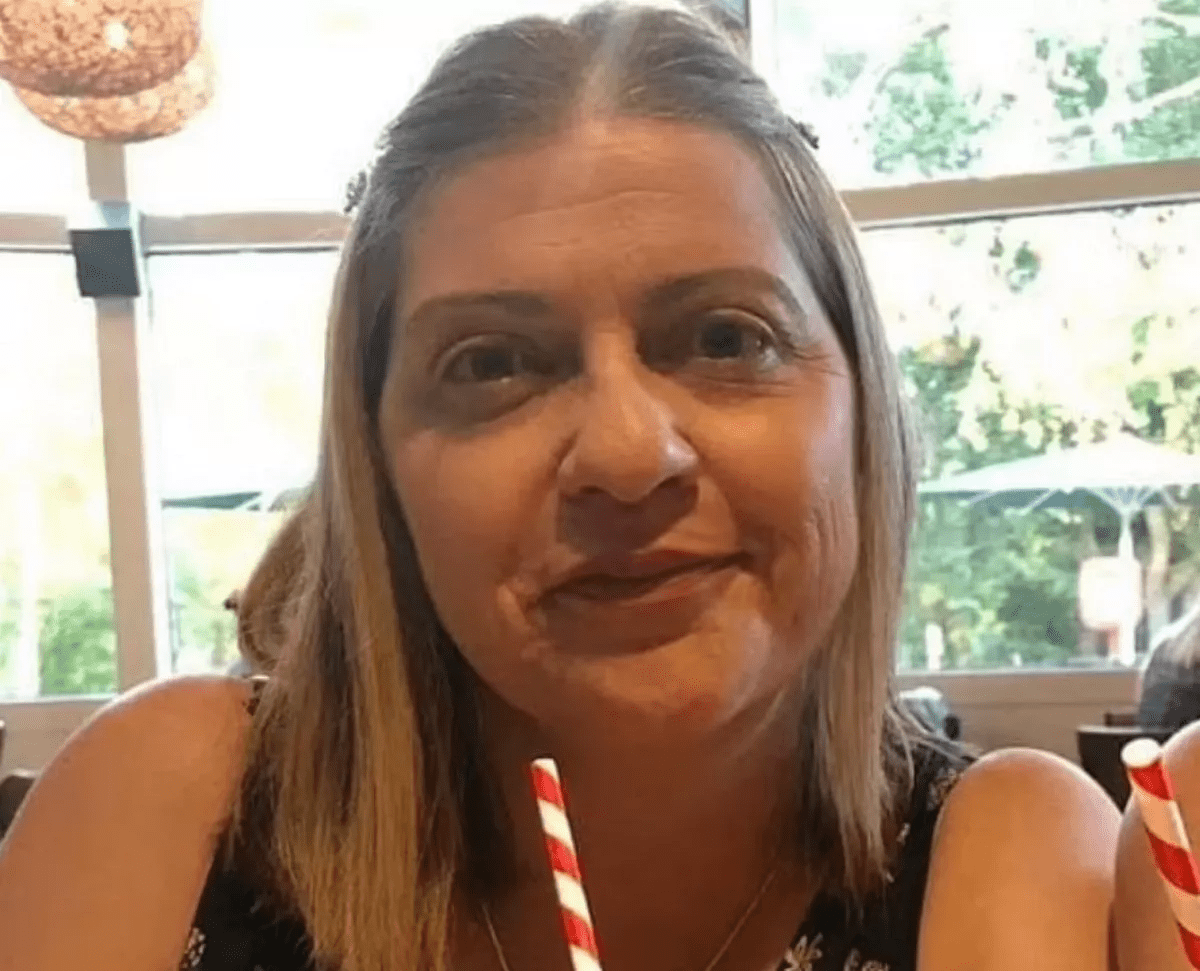 Teacher saves fellow teachers from kn!fe attack by student