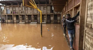 42 d!e as dam bursts after heavy rainfall in Kenya 42 d!e as dam bursts after heavy rainfall in Kenya
