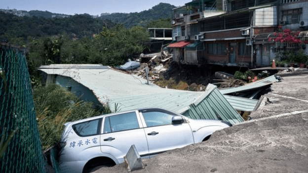 Dozens stuck in Taiwan tunnels after biggest quake in 25 years
