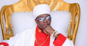 Oba of Benin sacks palace officials who pledged allegiance to Ooni Oba of Benin sacks palace officials who pledged allegiance to Ooni