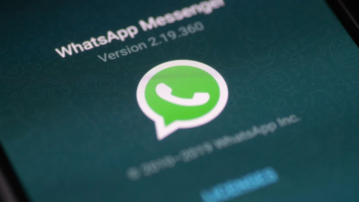 Apple removes Whatsapp and Thread from app store