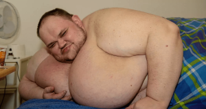 UK’s heaviest man d!es after spending £22,000 on meals Heaviest man in UK died after spending £22,000 on takeaways