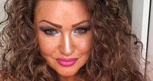 Drunk mum-of-two d!es in house fire after hair extensions catch fire Drunk mum-of-two d!es in house fire after hair extensions catch fire