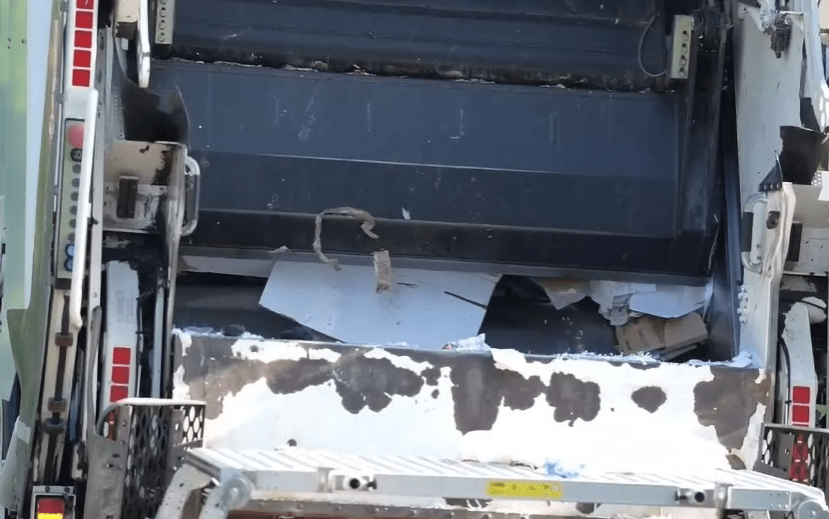 Homeless man crushed to de3th in dumpster truck