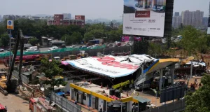 14 DI3 as billboard falls in India 14 DI3 as billboard falls in India