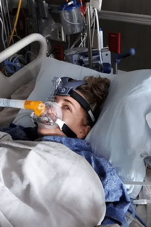 Woman survives skydive after parachute fails