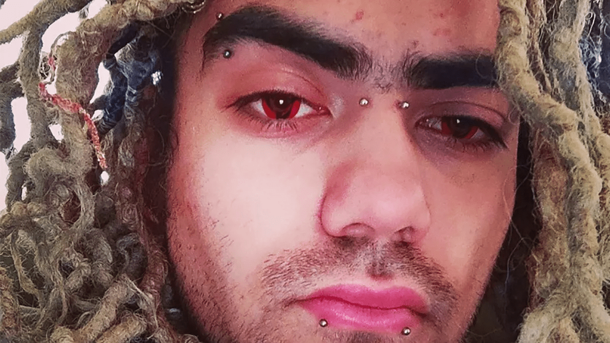 Actor d!es after setting himself on fire outside Russian military office