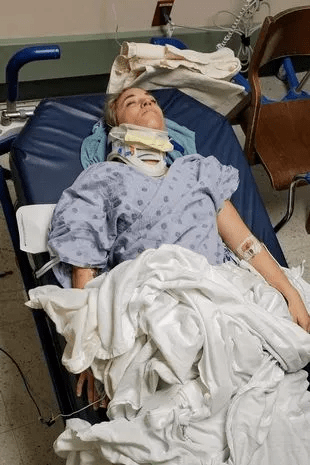 Woman survives skydive after parachute fails Woman survives skydive after parachute fails