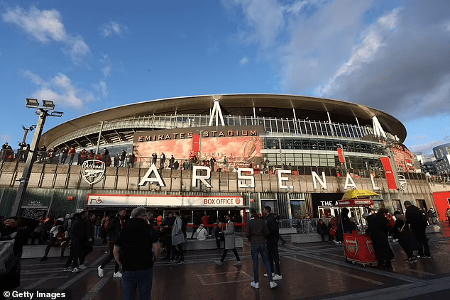 Arsenal honours slain Nigerian fan, Daniel Anjorin