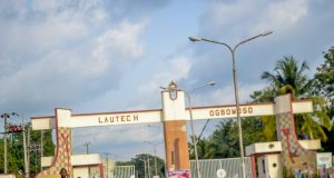 LAUTECH student stabbed to D3ATH LAUTECH student stabbed to D3ATH