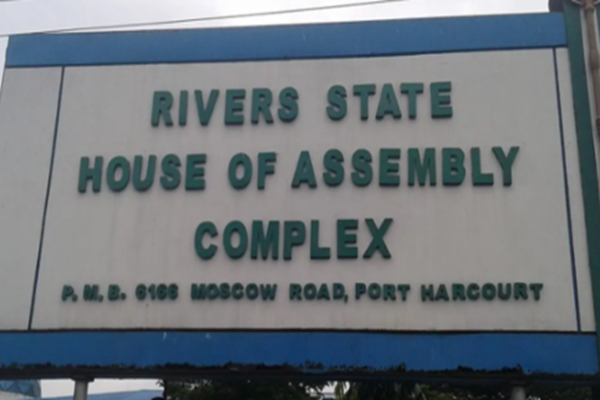 Police take over Rivers House of Assembly quarters Police take over Rivers House of Assembly quarters