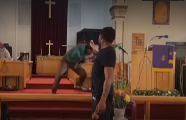 Pastor escapes de3th in Church shooting Pastor escapes de3th in Church shooting