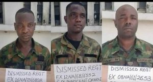 Nigerian Army dismisses 3 soldiers for armed robbery and kidnapping of truck drivers Nigerian Army dismisses three soldiers arrested for armed robbery and kidn@pping of truck drivers