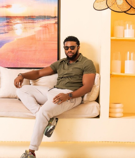Stan Nze shows off NEW LOOK