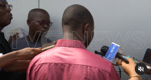 Video: Suspected fake doctor with 6 NURSES, FULL Hospital operation arrested in Ikorodu Suspected fake doctor operating a MEDICAL FACILITY in Ikorodu is arrested