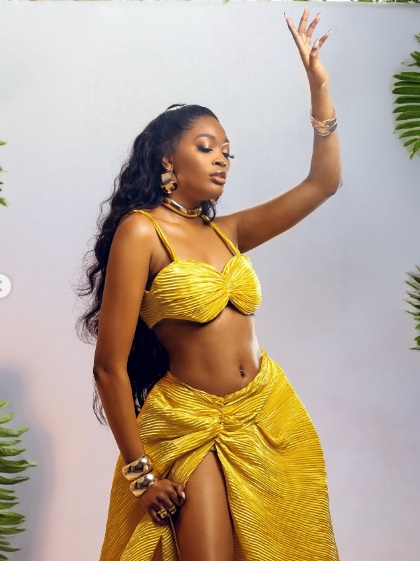 KieKie celebrates birthday with new photos 