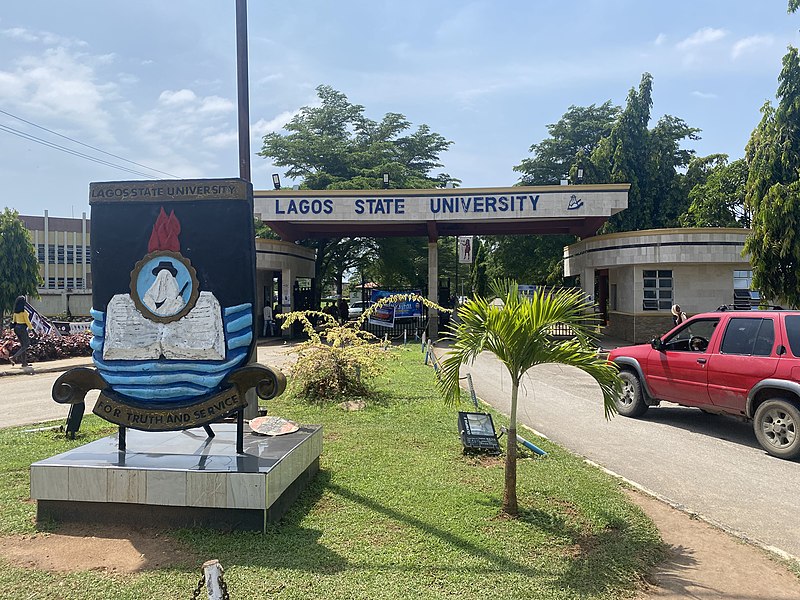 LASU's best student receives N10M from Gov. Sanwo-Olu