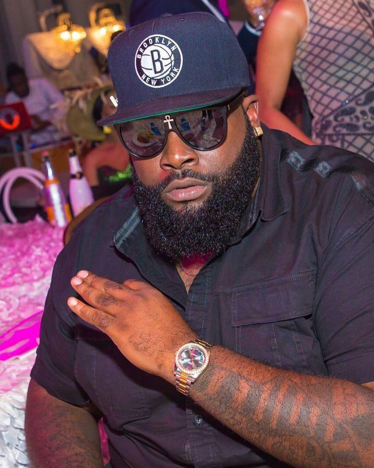 CHIVIDO: Davido’s hypeman, Special Spesh FLAUNTS dollars ahead of wedding