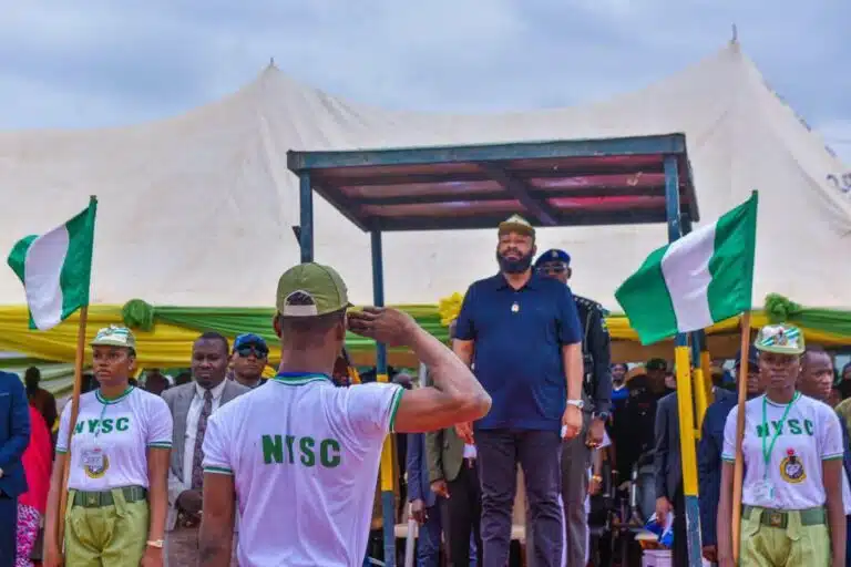 Niger State governor declares N200K bonus for each corper serving in the state Niger State governor declares N200K bonus for each corper serving in the state