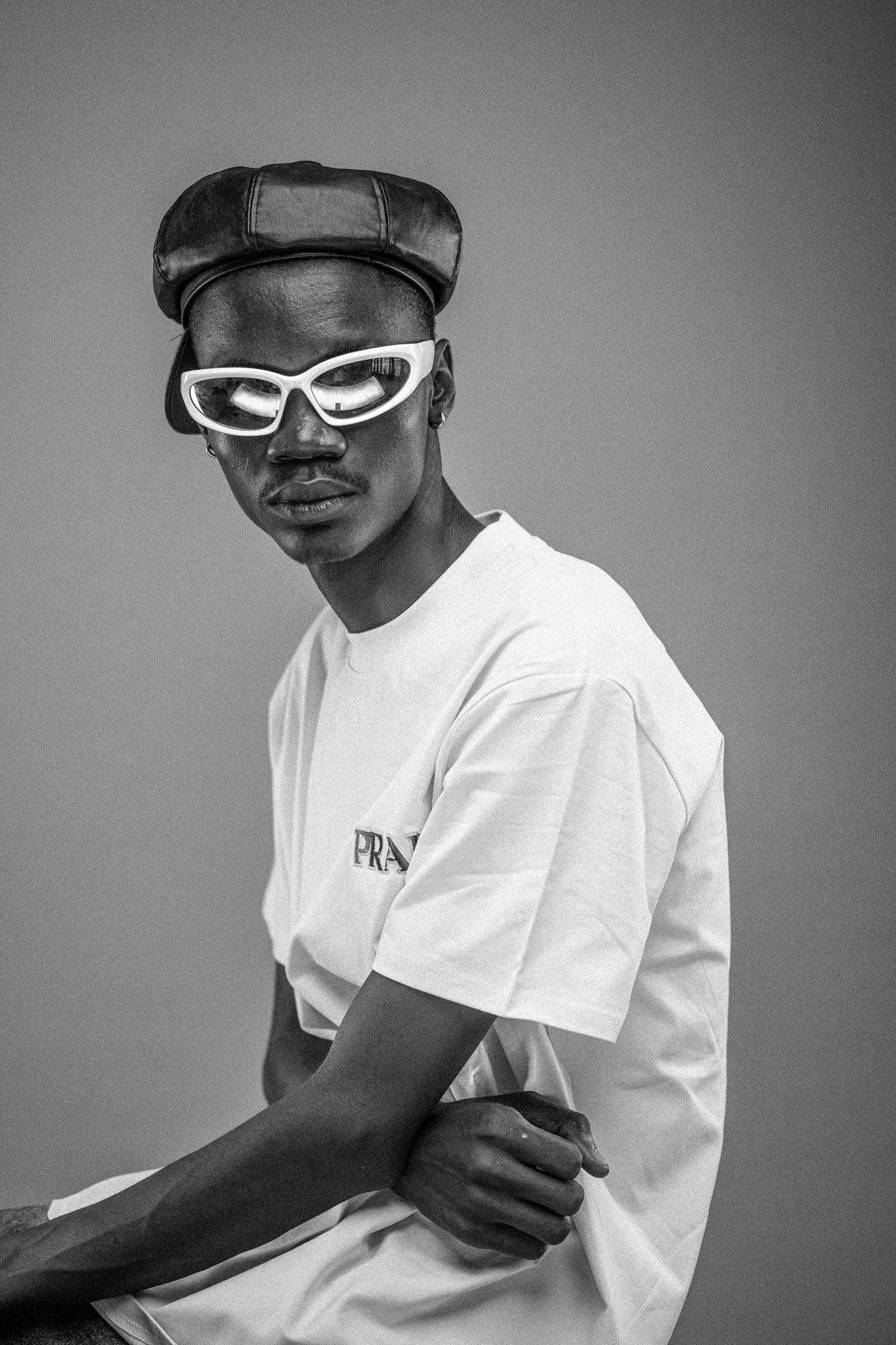 Zlatan blesses Photographer with N500K after Olamide’s acknowledgement 